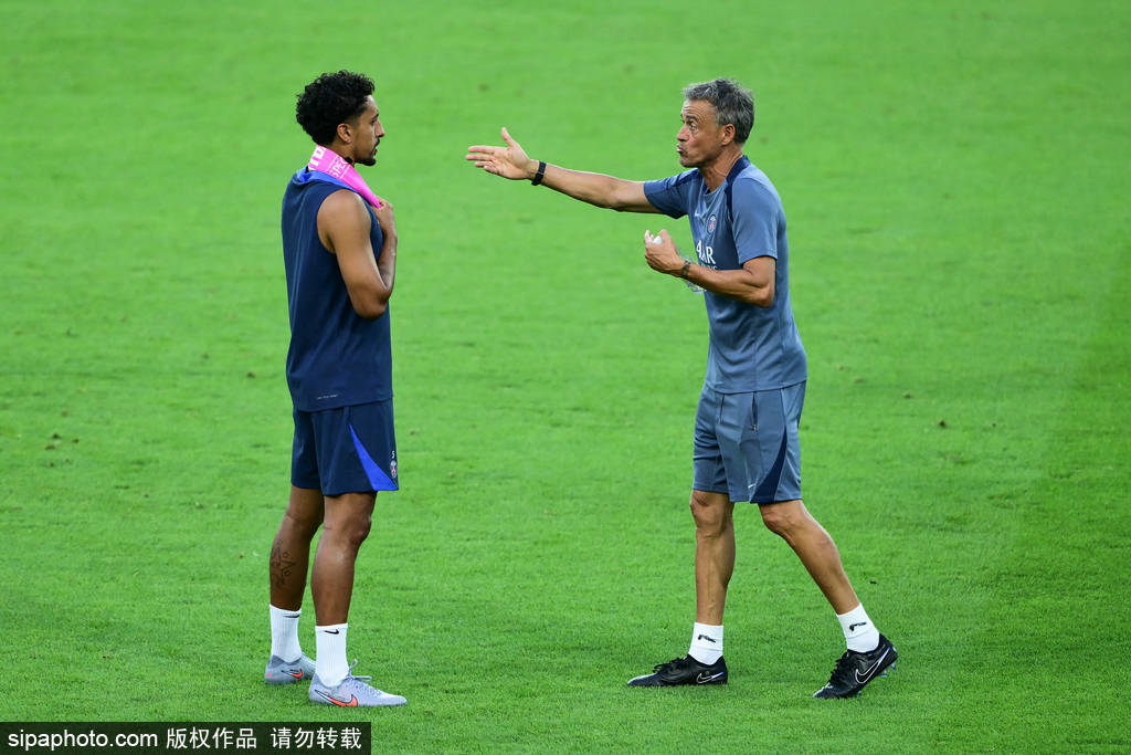 法甲主帅多灾多难,梅诺与帕尔默隔空互怼引热议